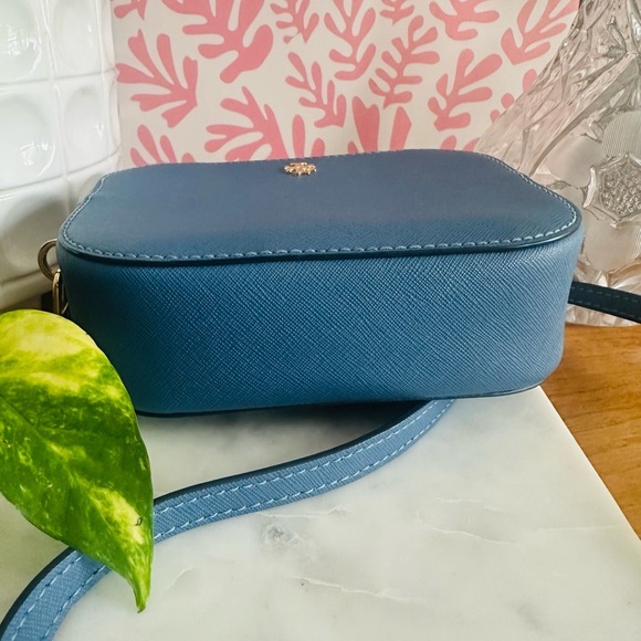 NWOT Tory Burch Saffiano Denim Blue Leather Gold Chain Crossbody Bag - Picture 6 of 10